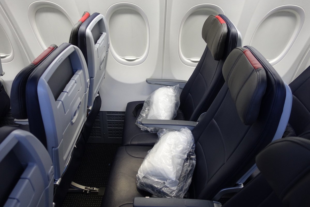 Should you recline on an airplane? The perennial seat debate, explained. -  Vox