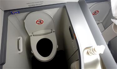 United Airlines Updates Its Lavatory Policy