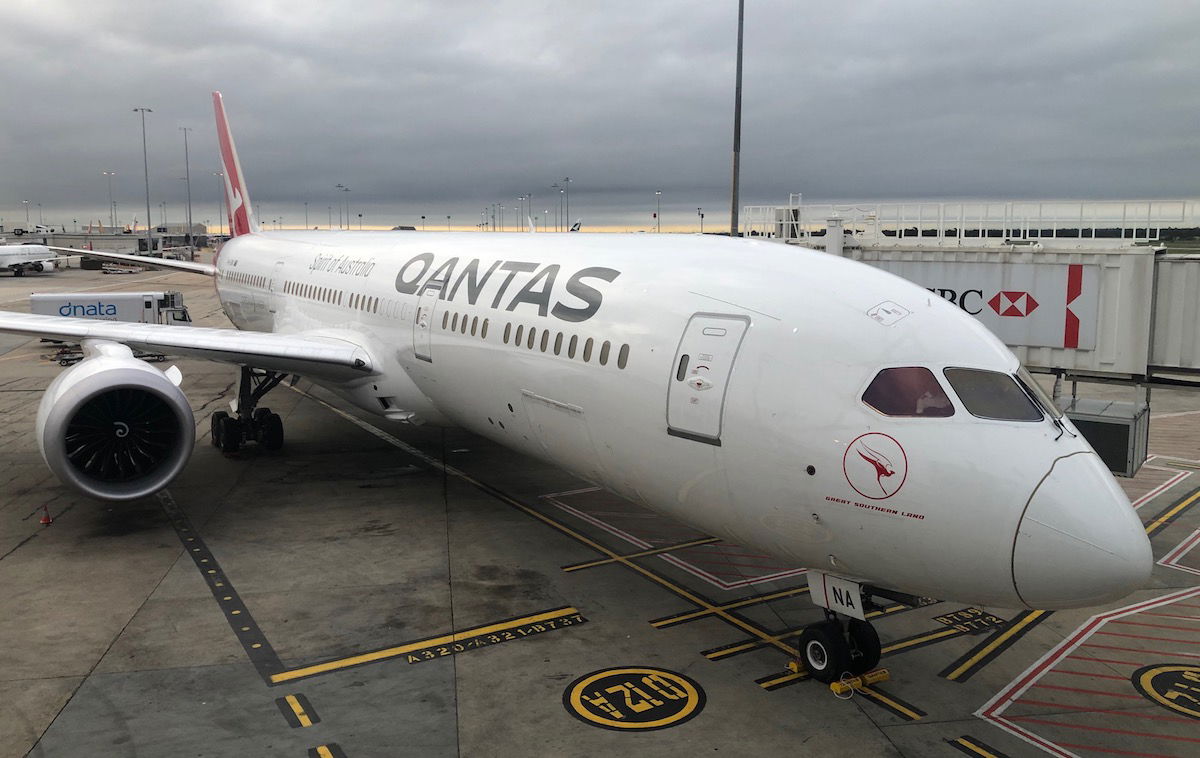 Qantas Asks Management To Work As Baggage Handlers