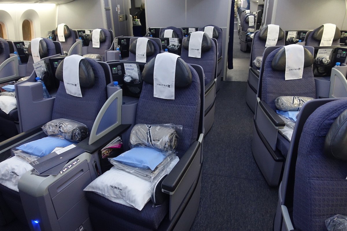 Бизнес класс регистрация. United 787 Premium economy. United Airlines Business class Seats Boeing 787-10. Boeing Dreamliner 787-8 Business class Seats. Boeing 787 Turkish Airlines Business class.