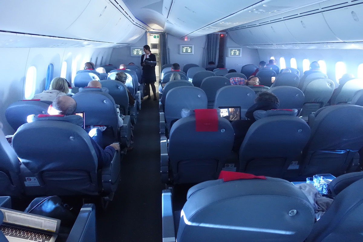 Here's Your Chance To Ride Jump Seat In The 787 Dreamliner