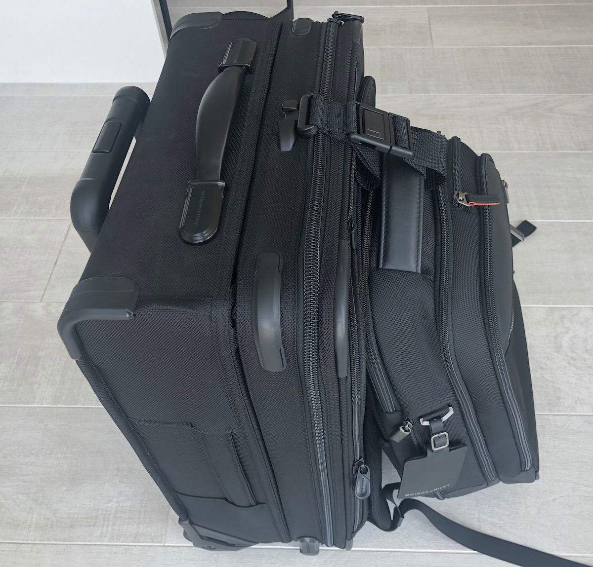 Delta smashed my expensive Tumi luggage, responds don't worry