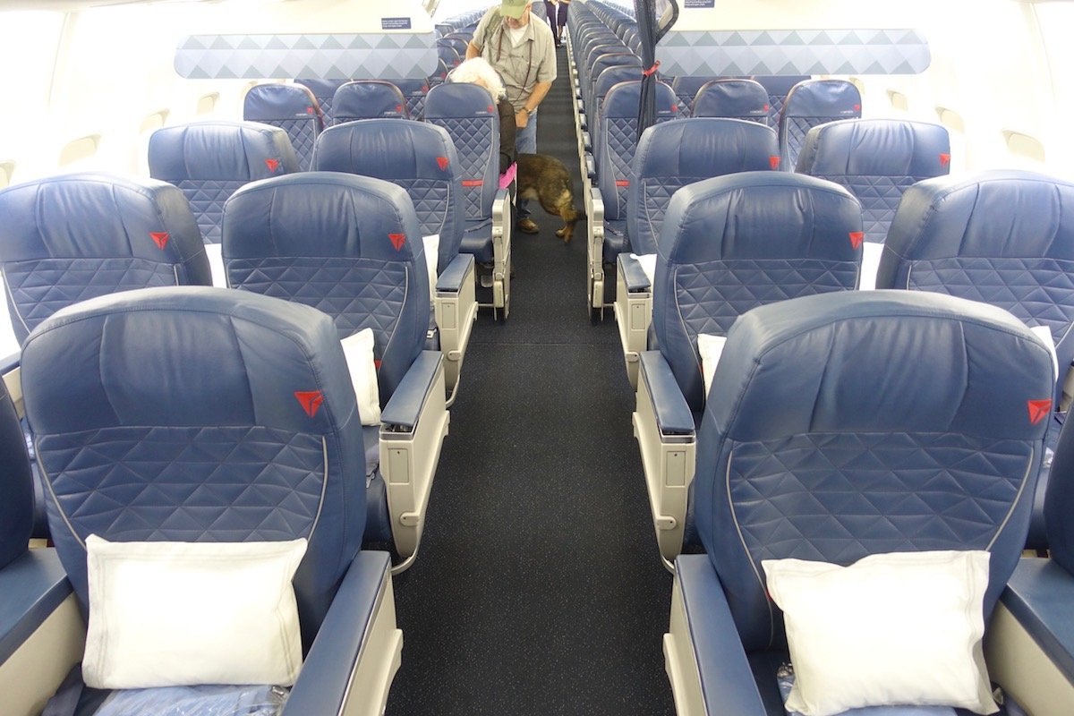 Review Delta Air Lines 737 First Class