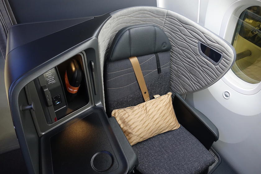Turkish Airlines 787 business class cabin
