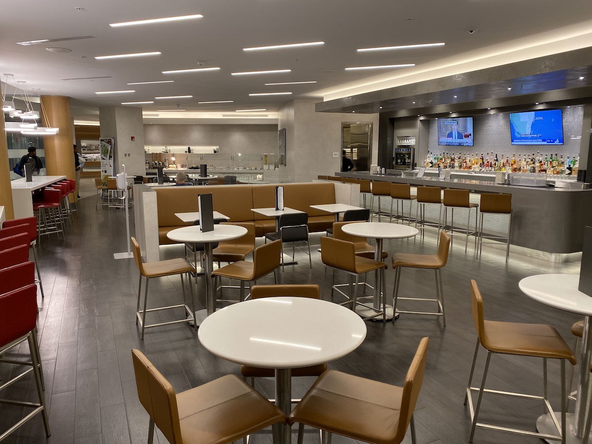 miami centurion lounge or admirals club