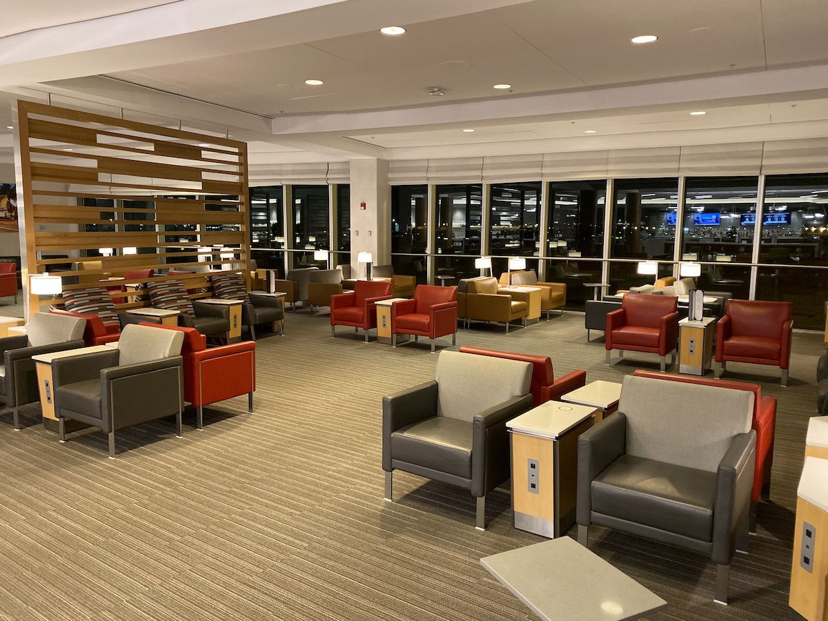 miami centurion lounge or admirals club