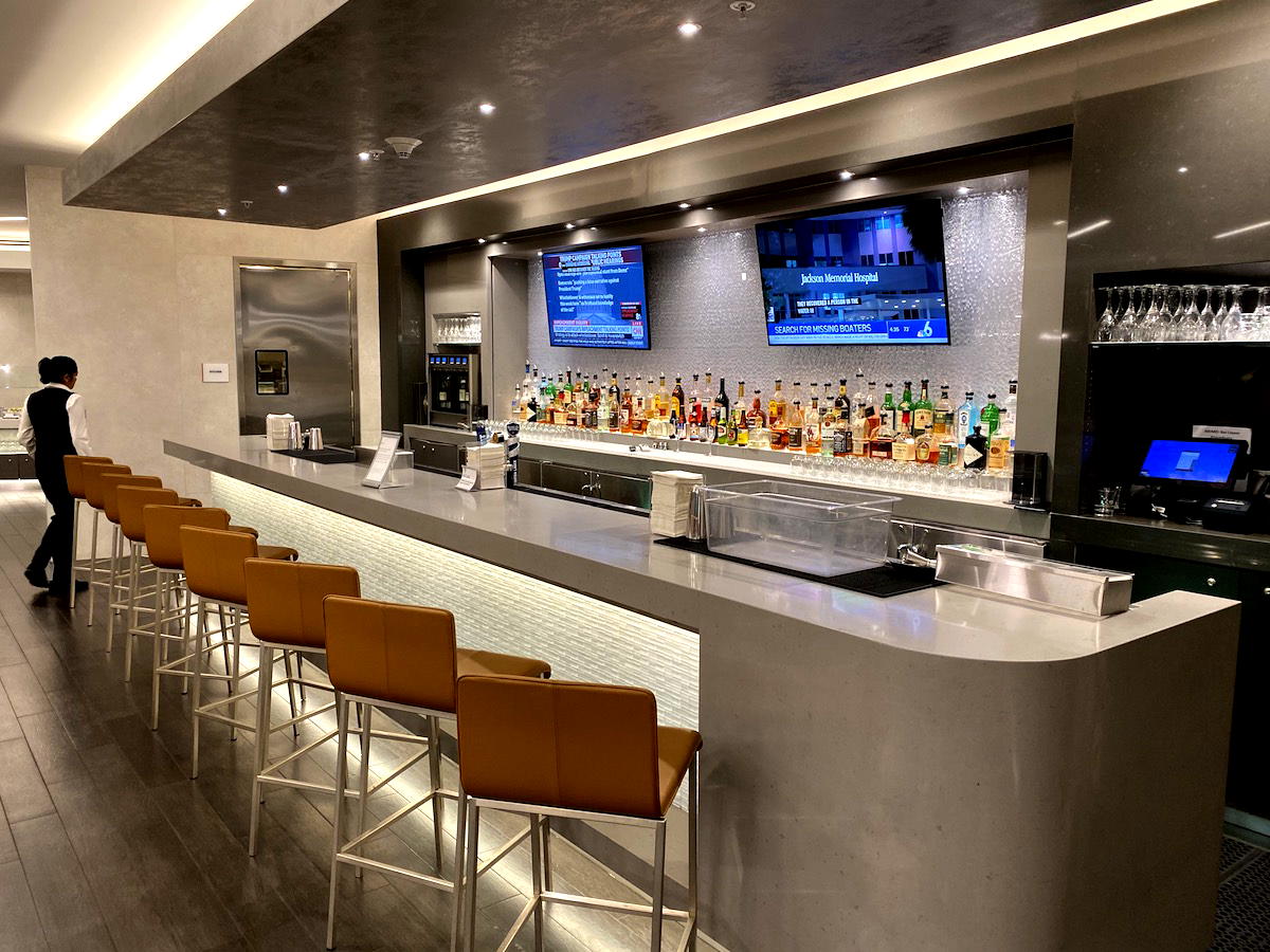 American Airlines Reopening More Admirals Clubs - One Mile at a Time