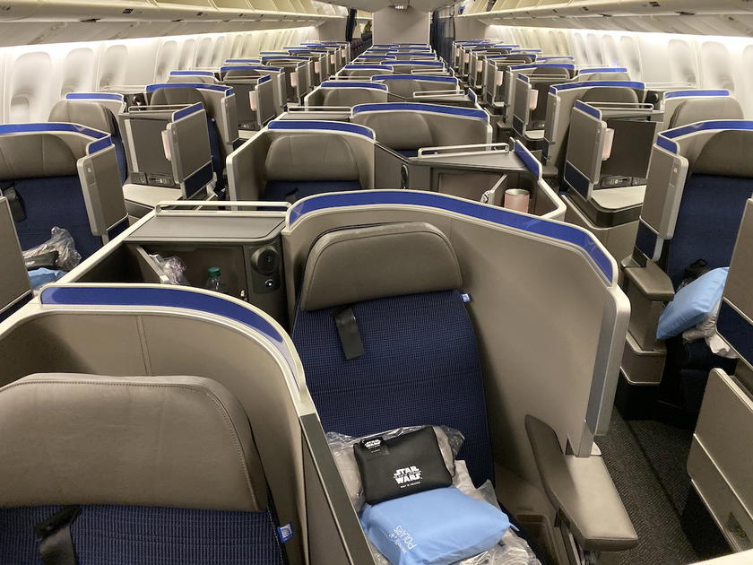 United Polaris business class cabin aboard a Boeing 767