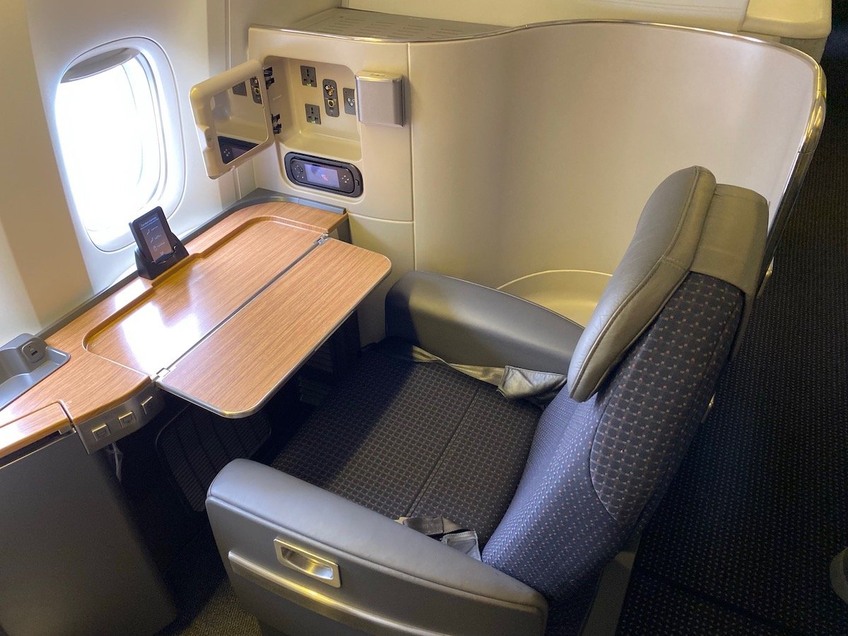 Review American Airlines 777 First Class (2022)