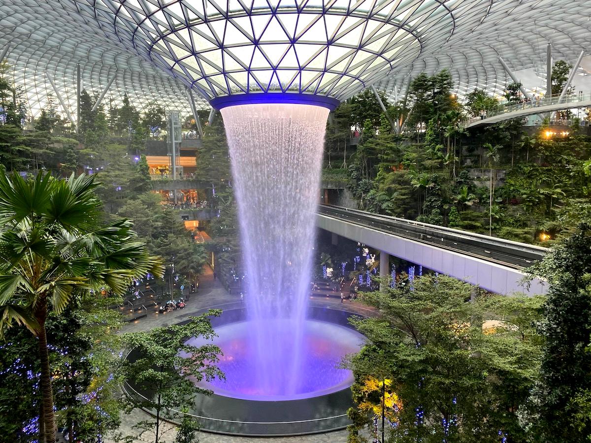 Singapore Changi Airport Terminal 2 ✈✈
