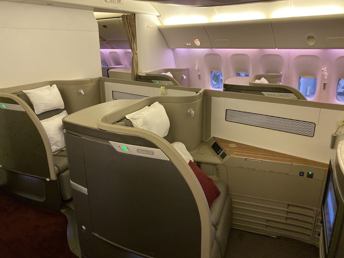 cathay pacific economy class 777