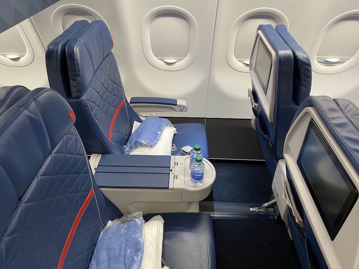 Pros and Cons: Aisle Versus Window Seat When Flying