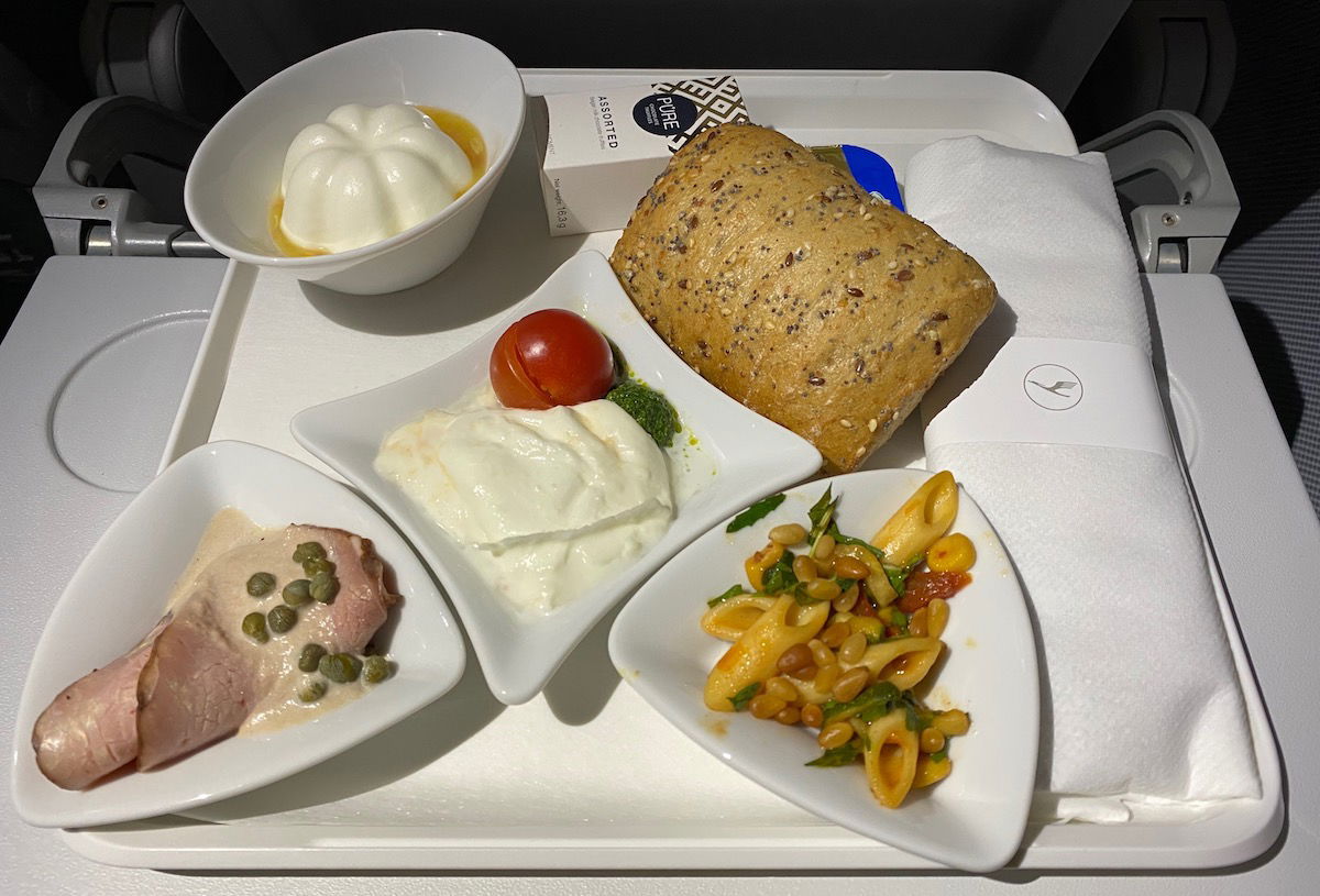 This Is Lufthansa s New Business Class Catering One Mile at a Time