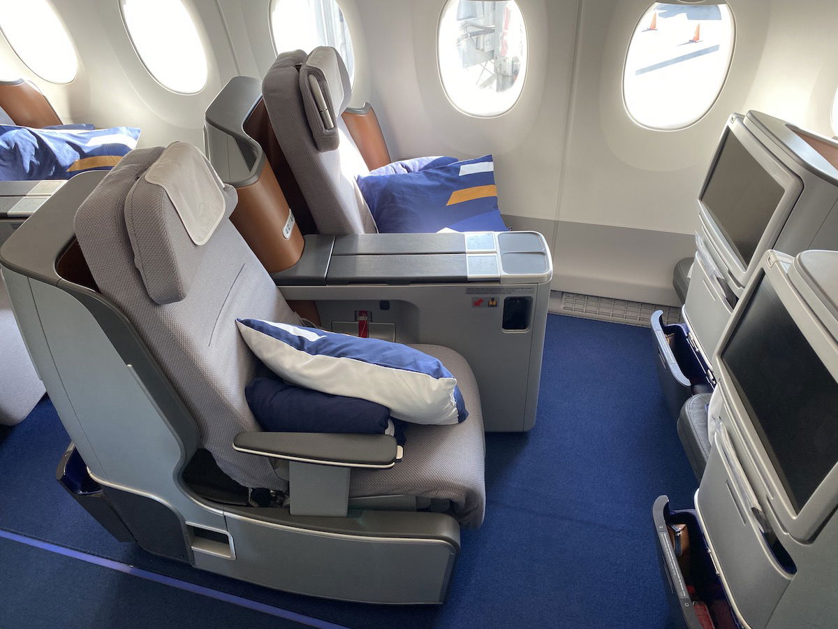 Lufthansa A350 Business Class 6 