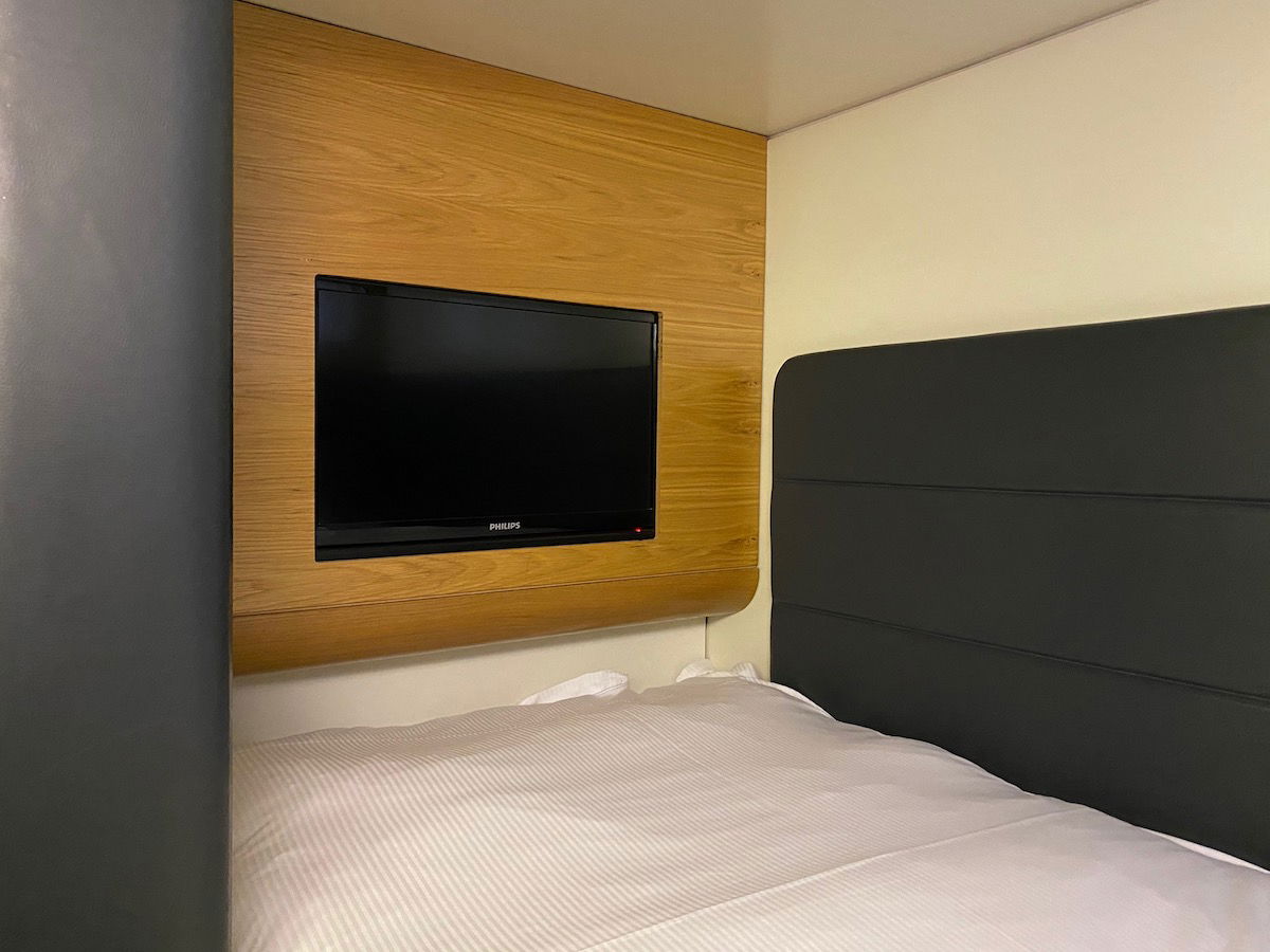 Review: Yotel London Gatwick Airport - One Mile at a Time