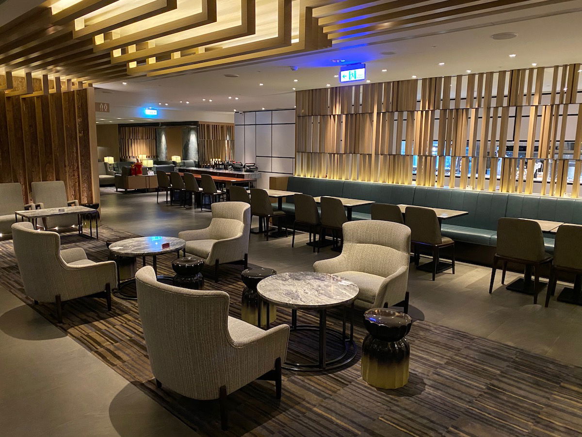 Are Plaza Premium Lounges Declining In Quality One Mile At A Time   Plaza Premium Lounge Taipei 4 