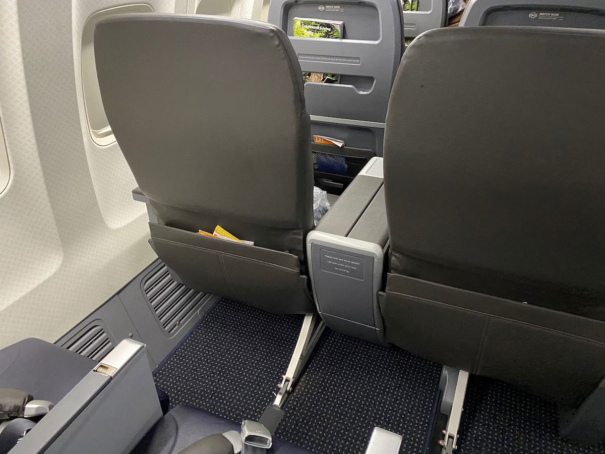 review-american-airlines-main-cabin-extra-737-one-mile-at-a-time