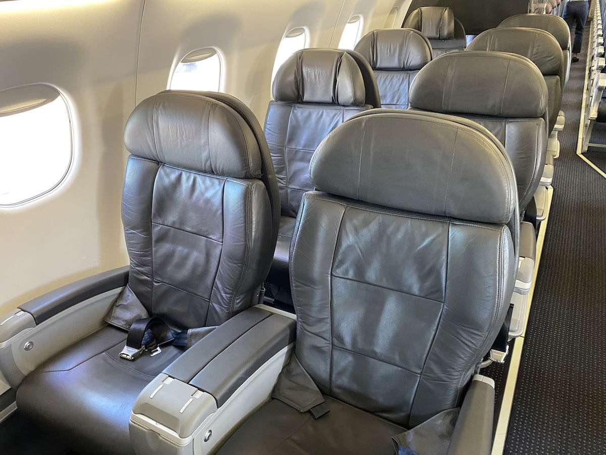 5 Reasons I Love Flying The Embraer E175 - One Mile at a Time