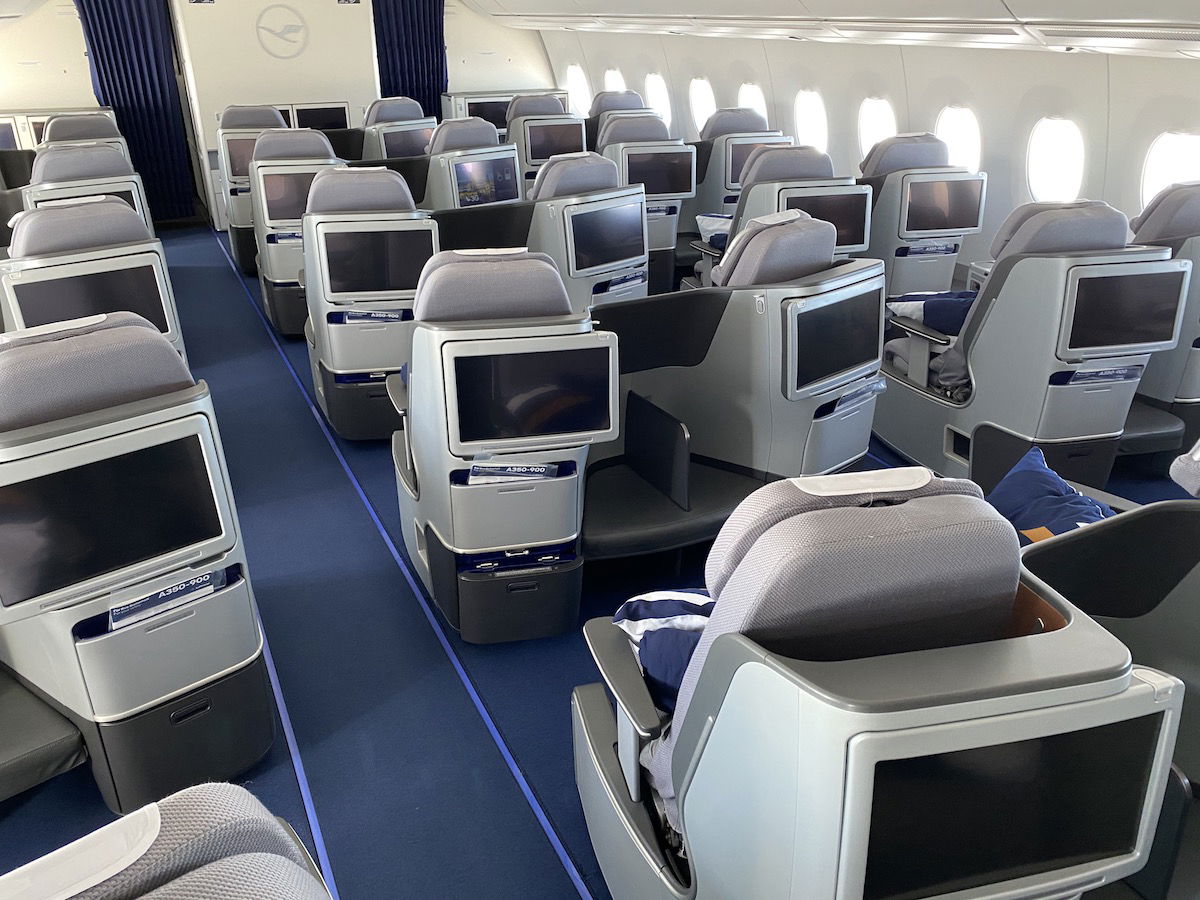 Lufthansa Business Class in the Airbus A320-200 to Munich (Trip