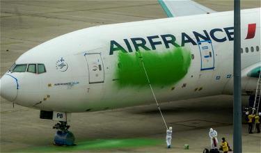 Air France 777 Vandalized By Greenpeace