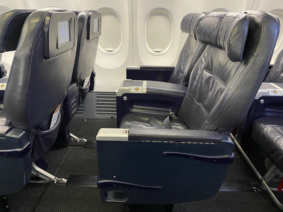 Sussing Out United Airlines' New Seats – Chicago Magazine