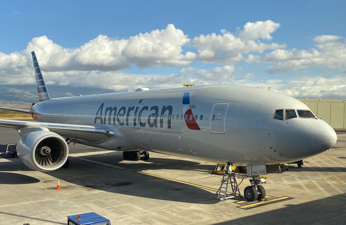 American Airlines reports a third quarter net loss of $2.4 billion