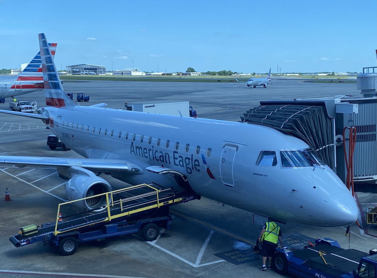 5 Reasons I Love Flying The Embraer E175 One Mile at a Time