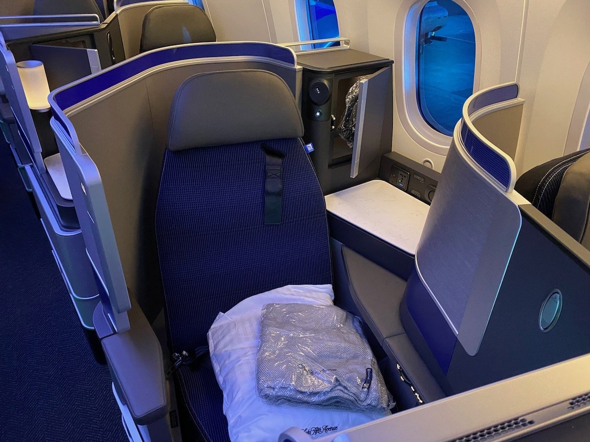 united airlines business class 787