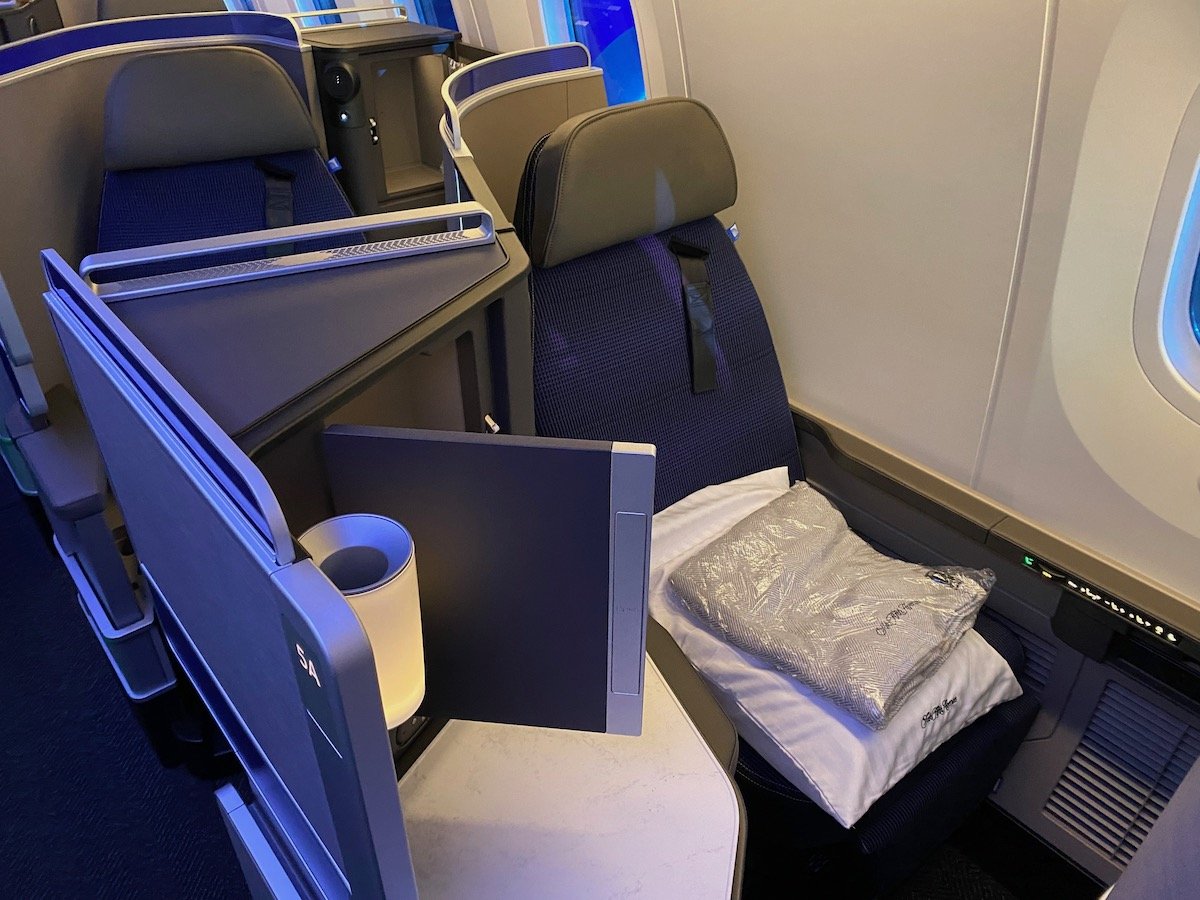 united airlines business class 787