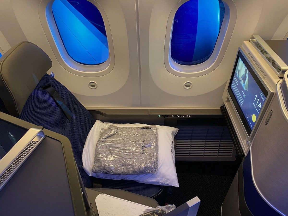 united airlines business class 787