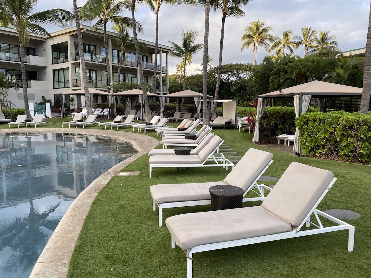 hotel pool chairs