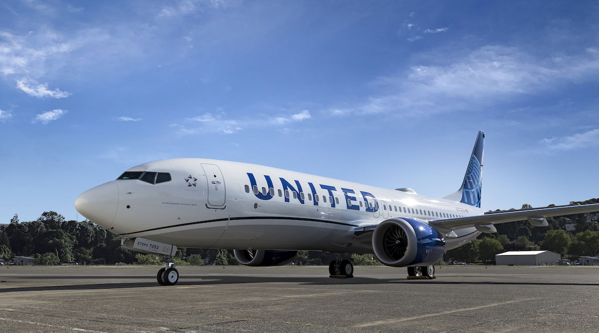 United Airlines reconfigura su primer jet con nuevos interiores domésticos