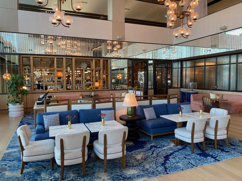 Four Seasons Hotel Athens, an example of a stay redeemable with cash back rewards
