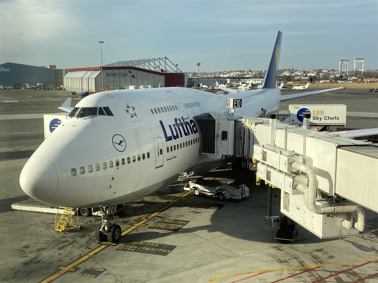 Condor Economy Class Review: DE2016 Frankfurt Airport (FRA) to New York  City (JFK) (September 2023) — The Interior Review
