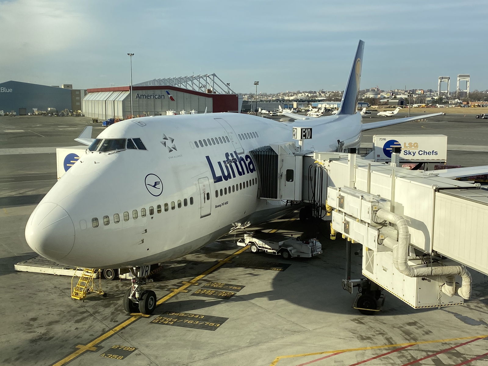 Condor Economy Class Review: DE2016 Frankfurt Airport (FRA) to New York  City (JFK) (September 2023) — The Interior Review