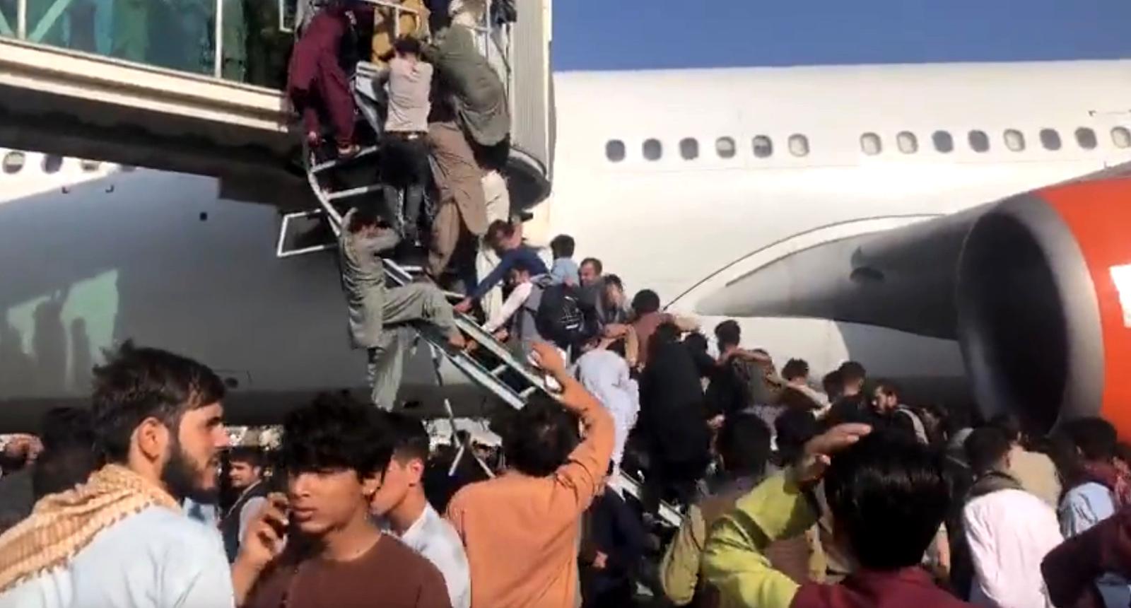 Heartbreaking Chaos At Kabul Airport | One Mile at a Time