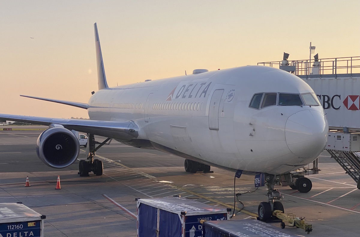 delta flight from new york to paris