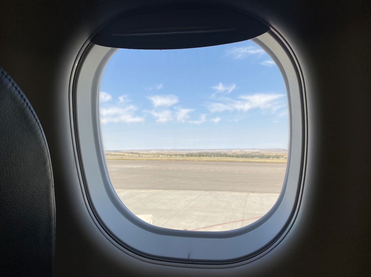 5 Reasons I Love Flying The Embraer E175 - One Mile At A Time