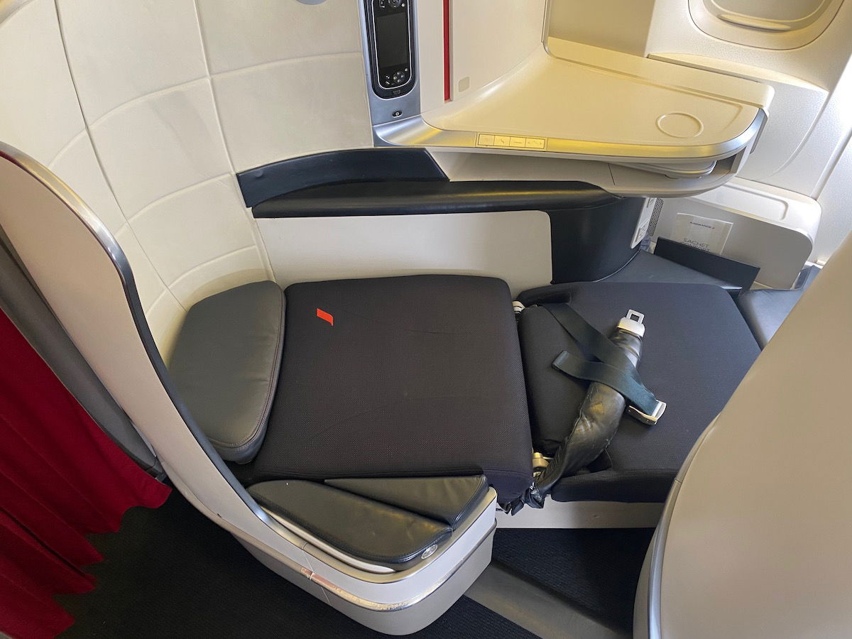 REVIEW: Air France B777-200ER business class review - C'est