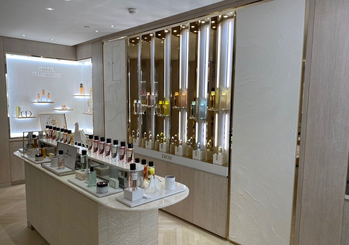 New Qatar Airways Lounge Has Dior Spa, Louis Vuitton Cafe - One Mile at ...