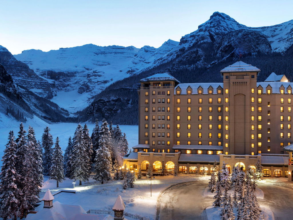 https://cdn.onemileatatime.com/wp-content/uploads/2021/11/Fairmont-Chateau-Lake-Louise.jpeg