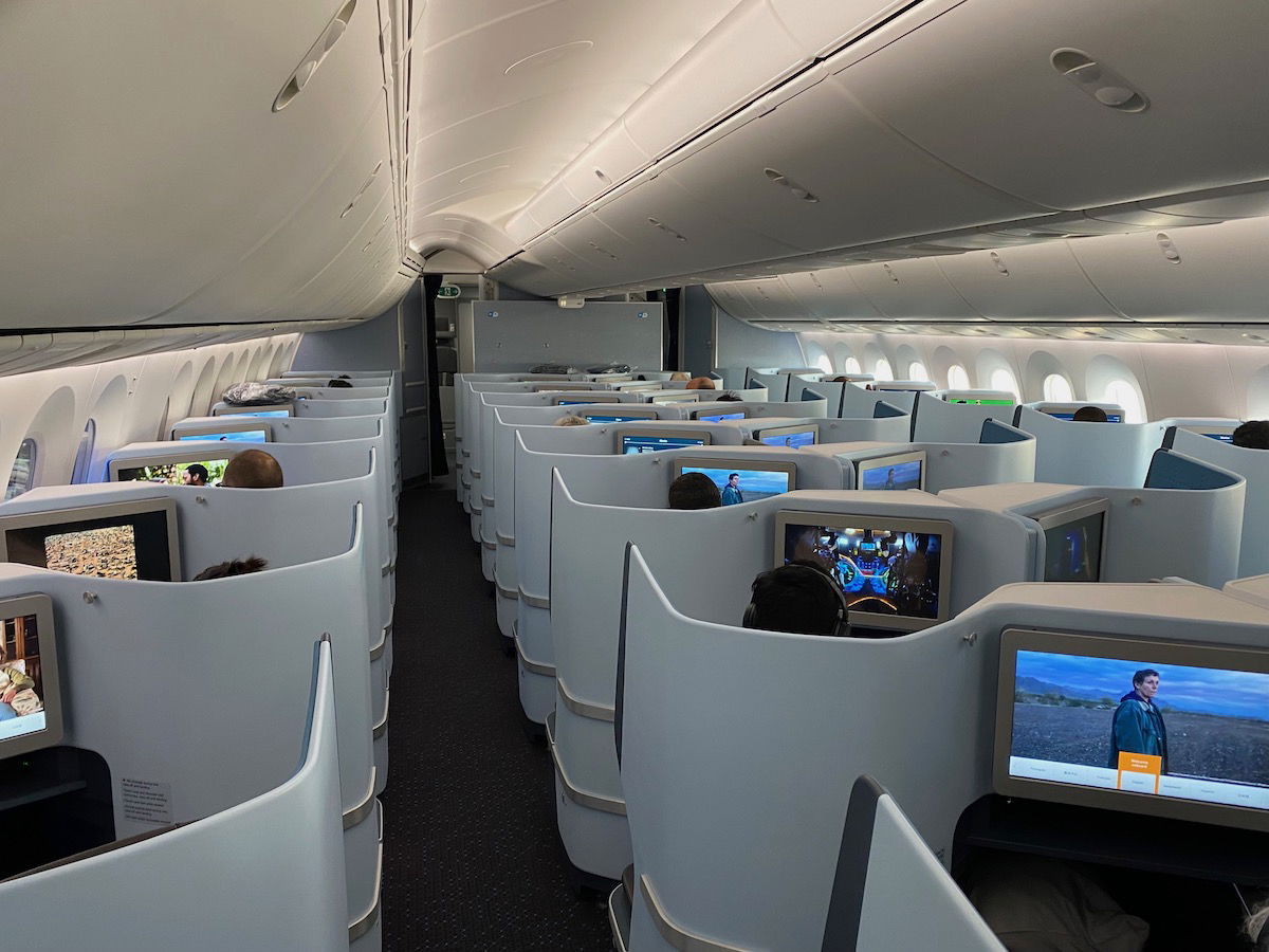 dreamliner passenger capacity