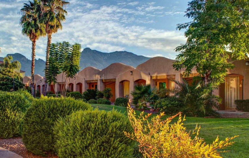 Exterior view of La Posada Lodge & Casitas, a Choice Privileges property