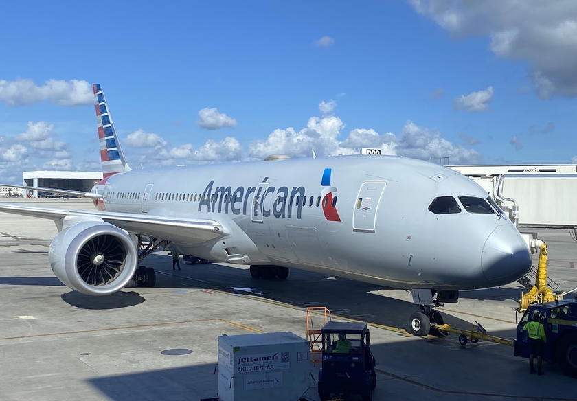 American Airlines Boeing 787-8 on the tarmac in Miami