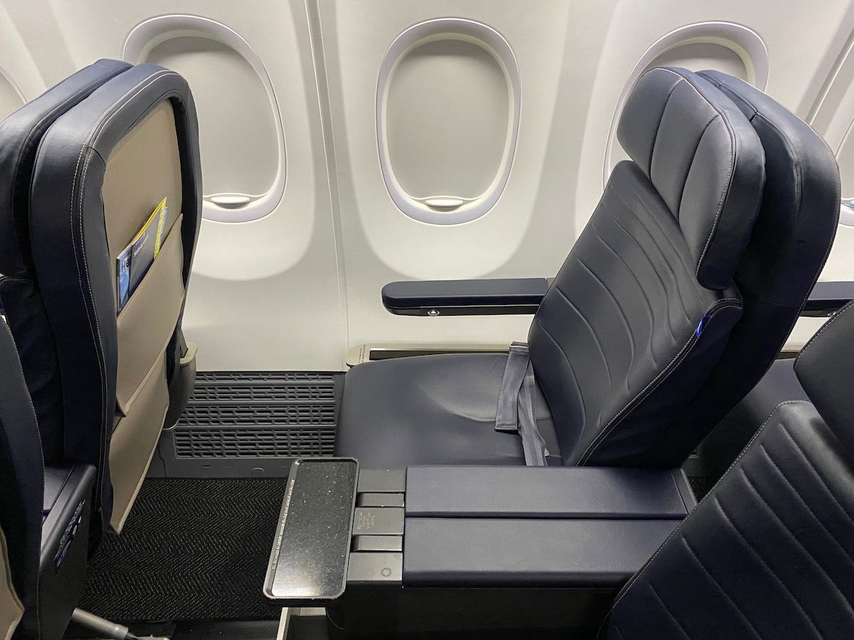 United Airlines First Class 737 800