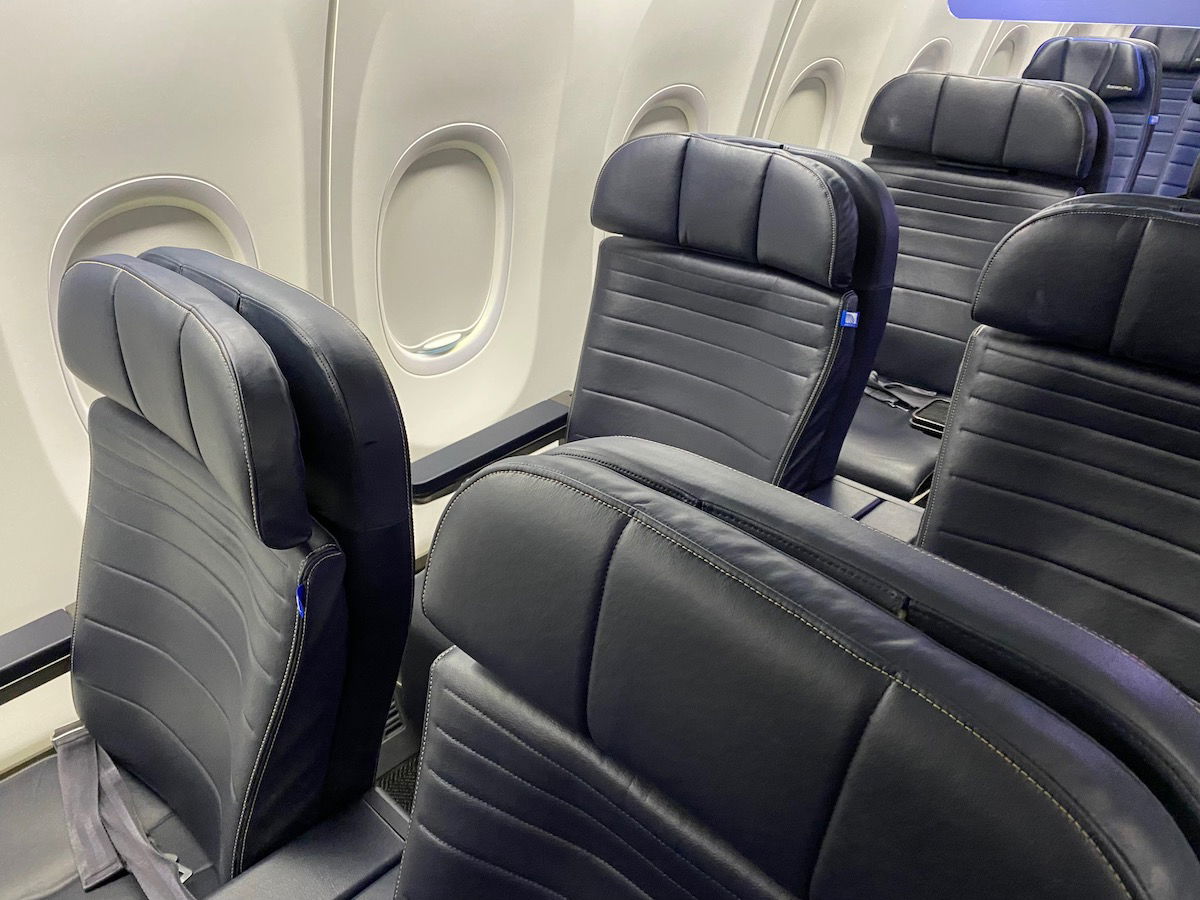 https://cdn.onemileatatime.com/wp-content/uploads/2022/03/United-737-MAX-First-Class-14.jpeg