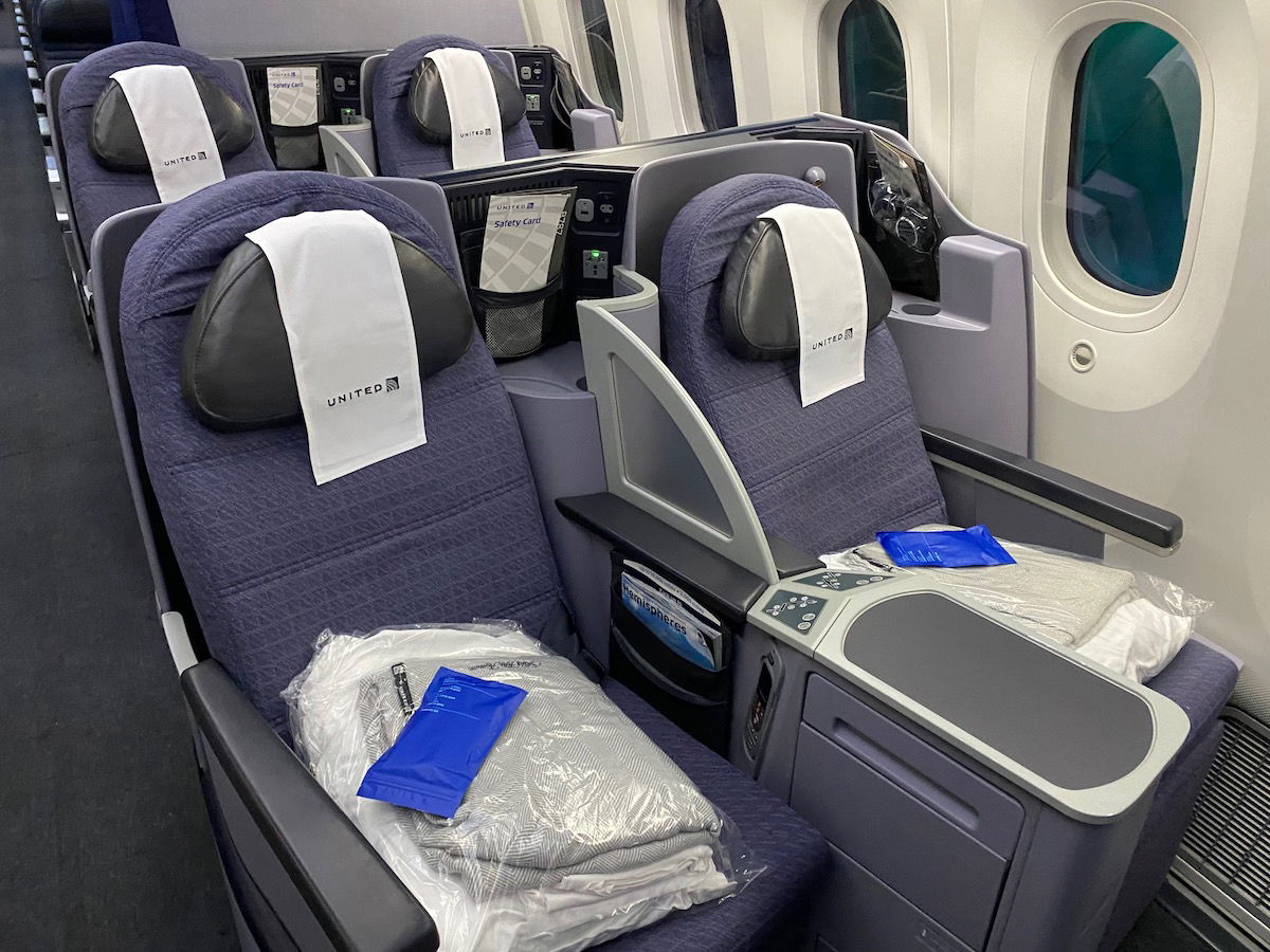 Review: United Airlines' "Old" 787-9 Business Class - One Mile At A Time