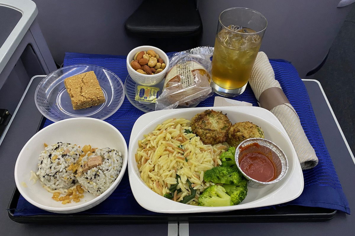 united-airlines-improving-first-class-meal-service-one-mile-at-a-time