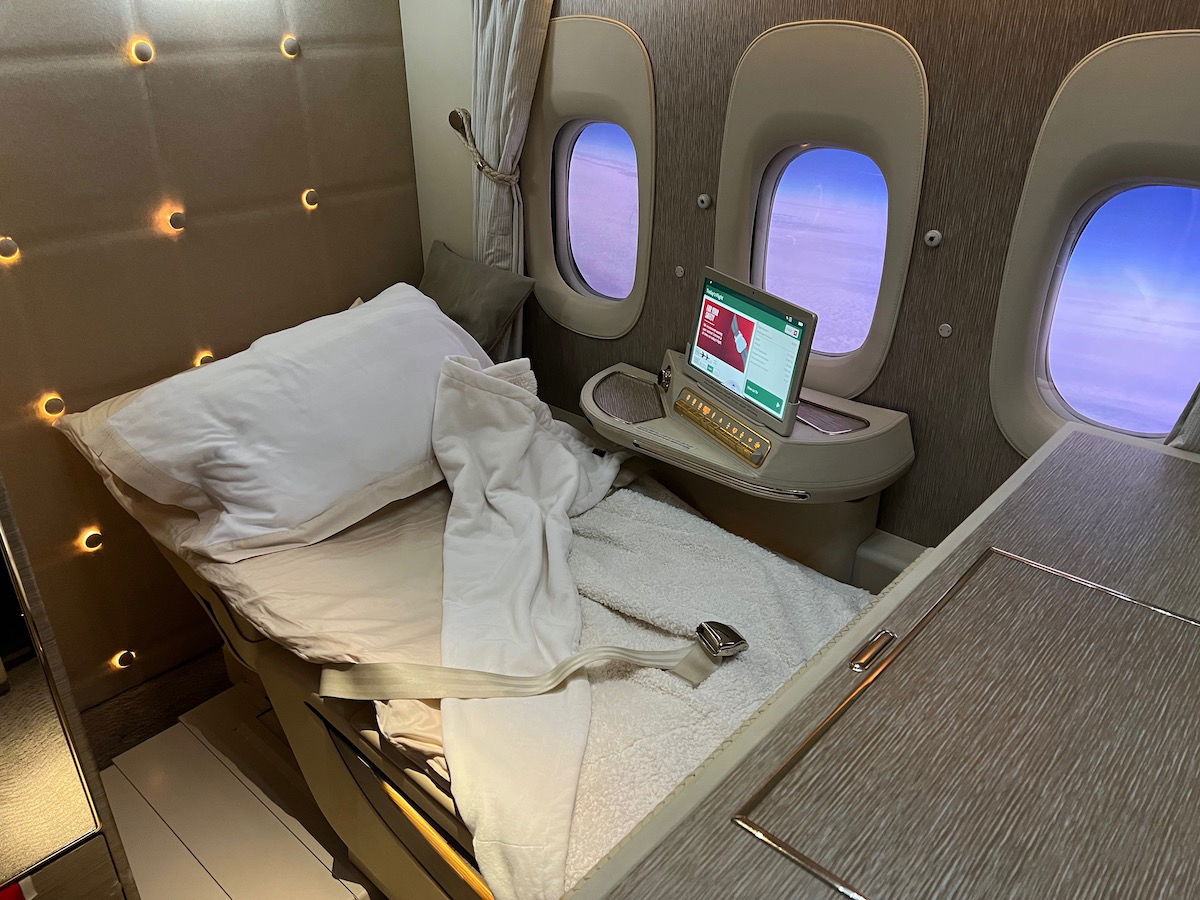 Review New Emirates Boeing 777 First Class Iad Dxb Trueviralnews