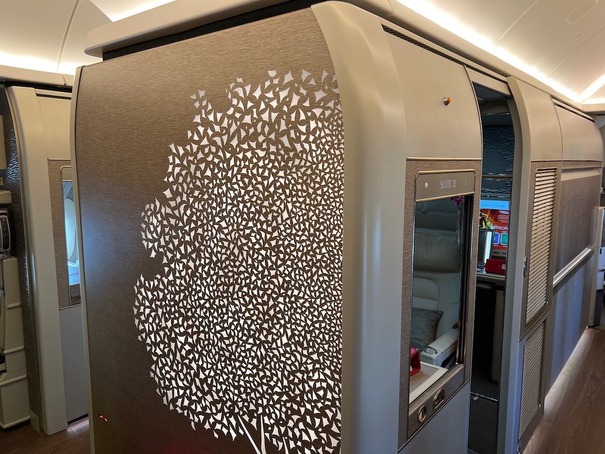 Review: New Emirates Boeing 777 First Class (IAD-DXB)